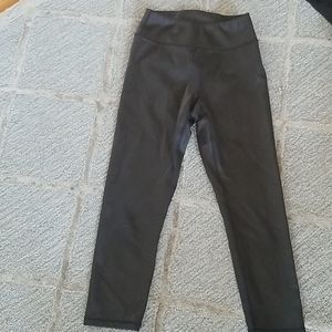 Kendall and Kylie black cropped leggings xxs